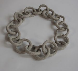Halsschmuck I, 2021, Papiermaché, Ø 30cm